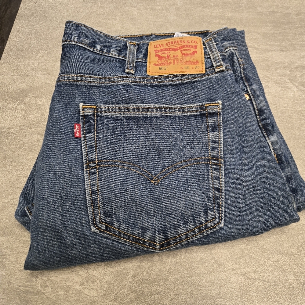 Levi's Men's Blue 505 jeans Straight / Regular Fit  40×30  Very Good Condition